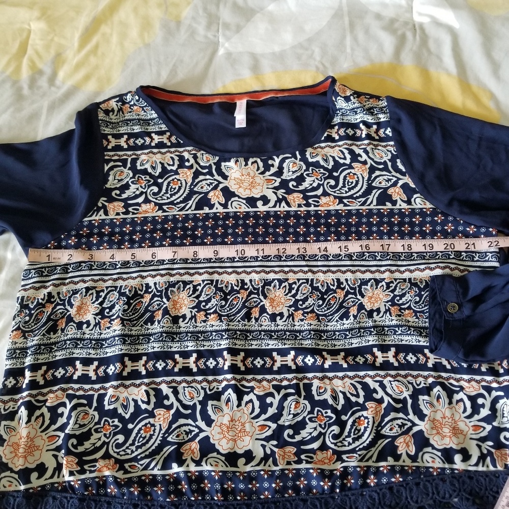 Shirt - Picture 4 of 5